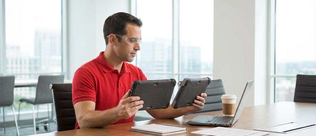 Forklift Technology: Use a Fixed Vehicle Mounted Computer or a Rugged Tablet?